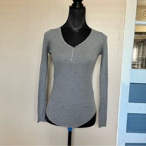 2000s Bella Swan gray fitted henley long sleeve